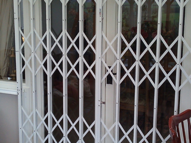 Concertina security grilles for french door