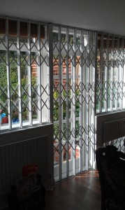 INTERNAL 'T' SHAPED GRILLES