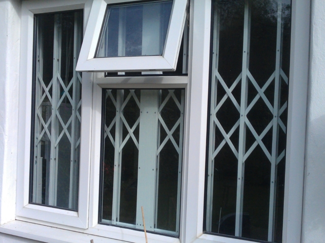 Security window grilles for secure ventilation