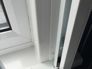 Collapsible window security grilles fitting Collapsible window security grilles fitting