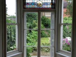 Face fix window grilles neatly drawn back Face fix window grilles neatly drawn back