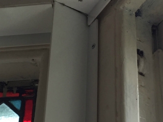 Fitting of face fixed window grilles Fitting of face fixed window grilles