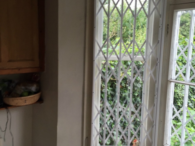 Face fixed kitchen window grilles