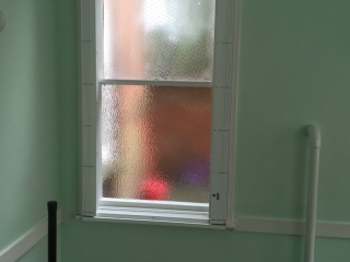 Face fixed bathroom window grilles retracted Face fixed bathroom window grilles retracted