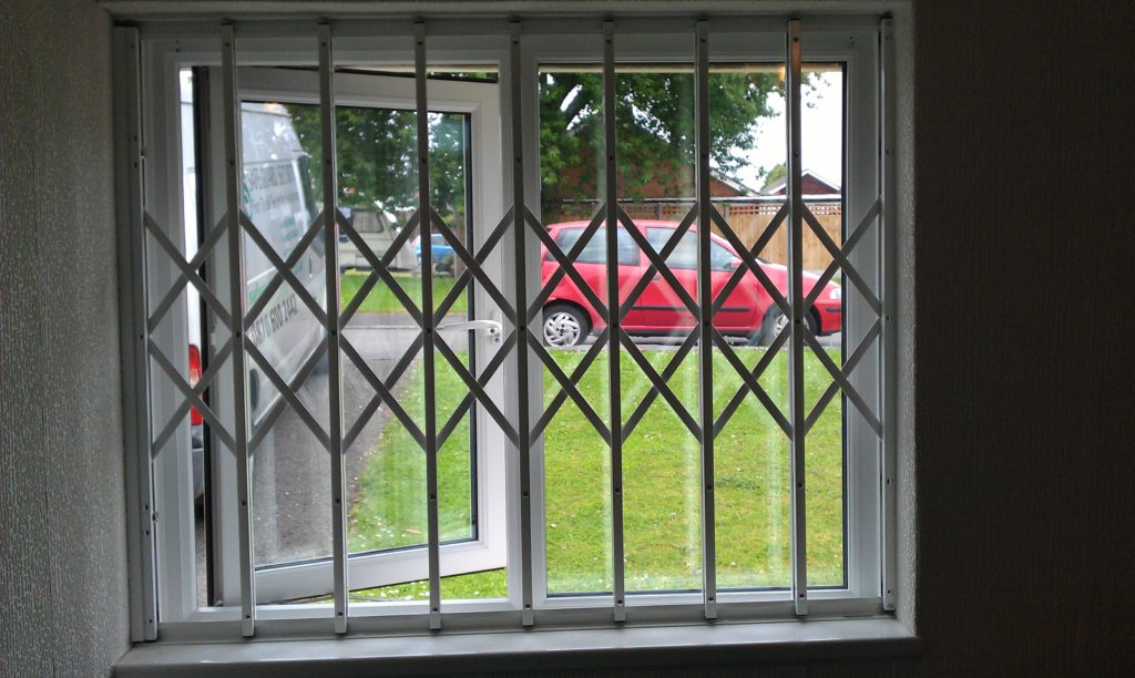 Security window grilles for safe ventilation